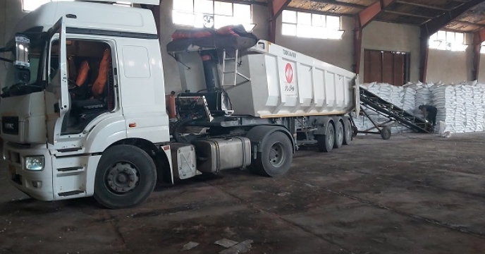 توزیع مقدار 125 تن انواع کود کشاورزی بین کارگزاران شهرستان باروق در  دی ماه 1404