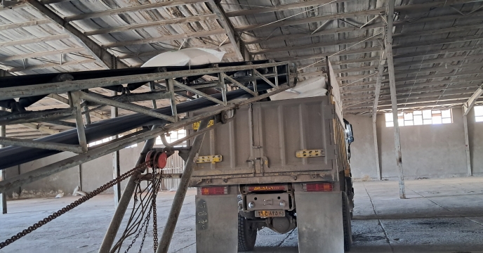 بین کارگزاران شهرستان بم 75 تن کود یارانه ای تامین و توزیع شد