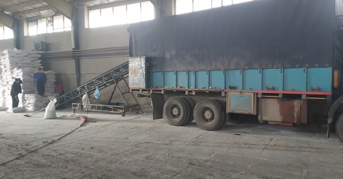 توزیع بیش از 4970 تن انواع کود کشاورزی بین کارگزاران  در شهرستان نقده