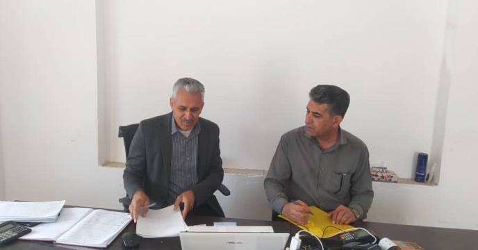 روند نگهداری و آماده سازی کودها در انبار کارگزار حاجی آباد  استان هرمزگان توسط کارشناس فنی بررسی شد