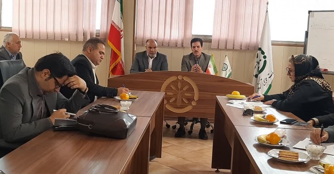 نشست هم اندیشی با شرکت های تولید کننده کودهای غیرتکلیفی در دفتر مدیریت استان تهران