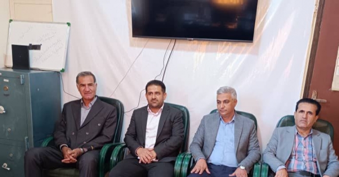 جلسه مدیر شرکت خدمات حمایتی کشاورزی استان کهگیلویه و بویراحمد با تولیدات گیاهی شهرستان کهگیلویه