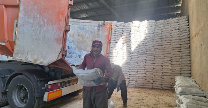 توزیع کود اوره در 10 ماهه سال جاری در شهرستان دنا