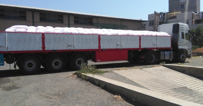 کود اوره بطور مستقیم از مبادی به انبار کارگزاران توزیع نهاده های کشاورزی حمل گردید.