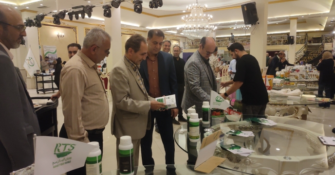 مدیر آب و خاک قم: کودهای استاندارد جدید، در راستای حفظ کاربری اراضی و بهبود ساختار خاک مدیر آب و خاک قم: کودهای استاندارد جدید، در راستای حفظ کاربری اراضی و بهبود ساختار خاک
