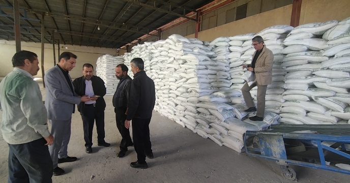 بازدید مشاور فناوری‌های نوین شرکت خدمات حمایتی کشاورزی از انبار نهاده‌های کشاورزی قم