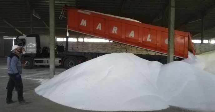 توزیع بیش از ۵۷۰۰ تن کود یارانه‌ای در شهرستان تویسرکان 