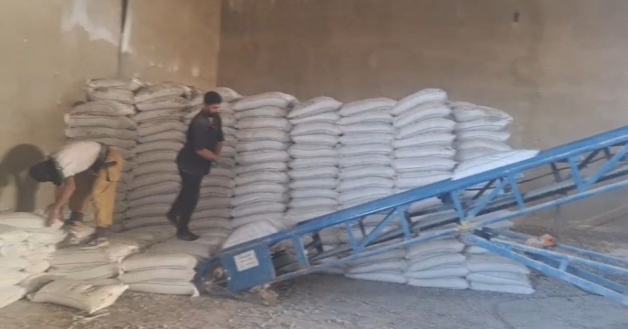 تحویل کود کشاورزی مورد نیاز کشاورزان استان کهگیلویه و بویراحمد به کارگزاران جهت توزیع