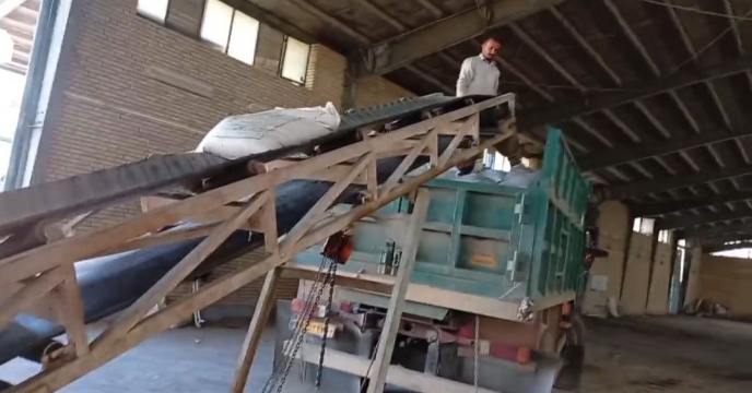 تحویل کود کشاورزی مورد نیاز کشاورزان استان کهگیلویه و بویراحمد به کارگزاران جهت توزیع