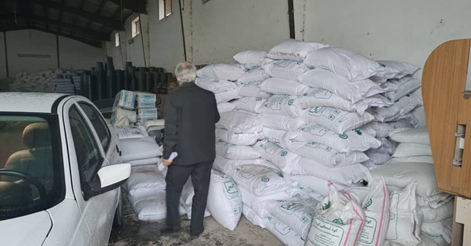 بازرسی و نظارت میدانی از کارگزاران کود در شهرستان محمودآباد صورت شد