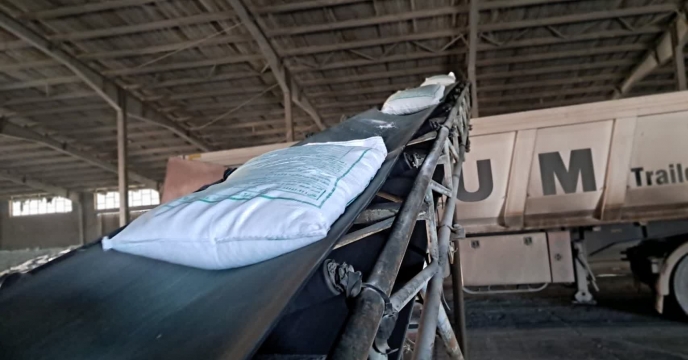 صدور و تحویل ۷۵۷۰ حواله توزیع کود به میزان ۳۴۶۱ تن در کرمان