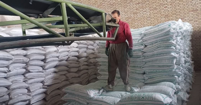 مقدار 2020 تن از انواع نهاده های کودی در هشت ماهه سال جاری در شهرستان گرمسار توزیع شد