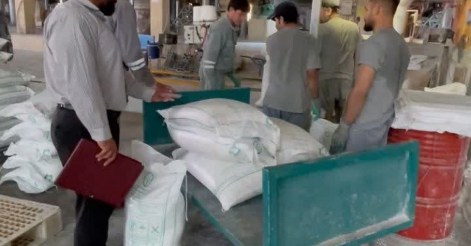 بازدید کارشناس بخش فنی شرکت خدمات حمایتی کشاورزی استان سمنان از کارخانه تولید کود مروارید ارس باران