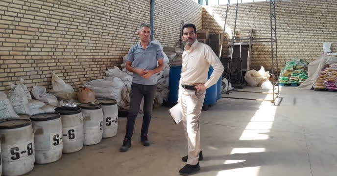 گشت مشترک کودی کارشناسان شرکت خدمات حمایتی استان تهران و سازمان جهاد کشاورزی از فروشگاهها و مراکز عرضه نهاده های کشاورزی شهرستان ری با هدف نظارت و برخورد با تخلفات احتمالی