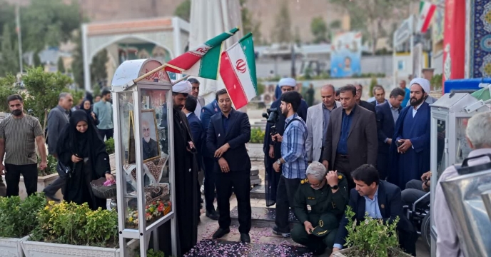 تجدید میثاق کارکنان شرکت خدمات حمایتی کشاورزی با آرمان‌های شهدا در گلزار شهدای کرمان