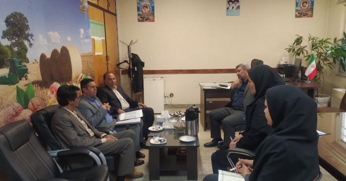 بررسی روند توزیع کود و ساماندهی کارگزاری های استان سمنان در دیدار با معاون بهبود تولیدات گیاهی سازمان جهاد کشاورزی استان سمنان