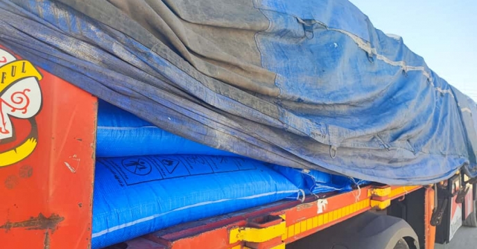 محموله ۲۵ تنی کود اوره طبق برنامه زمان‌بندی به منطقه کهورستان رسید و در اختیار کارگزار استان هرمزگان قرار گرفت