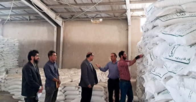  نمونه‌برداری از پارت چهارم کود سولفات پتاسیم گرانوله تولید شرکت توسعه گستر کویر یزد در انبار مرکزی کرمان انجام شد