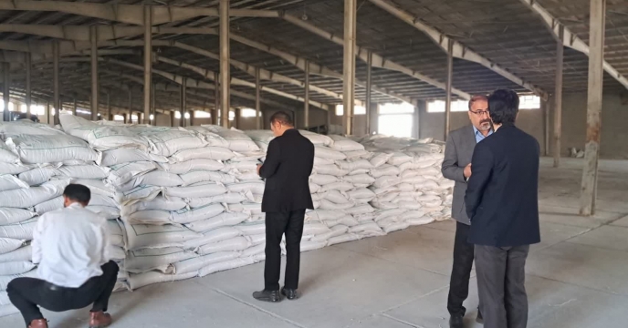 عملیات نظارت بر کود سوپرفسفات ساده پارت ۱۷ در انبار مرکزی کرمان