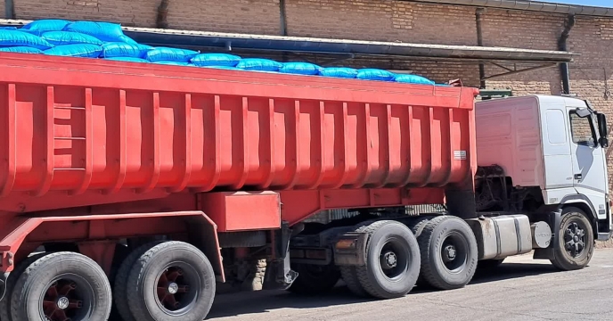 تامین میزان 75 تن کود اوره در انبار مرکزی استان کرمان تامین میزان 75 تن کود اوره در انبار مرکزی استان کرمان