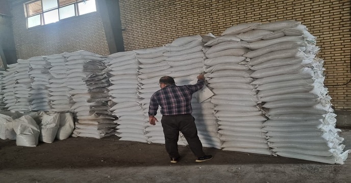 نمونه برداری از کود کشاورزی اوره در نه ماهه سال‌جاری