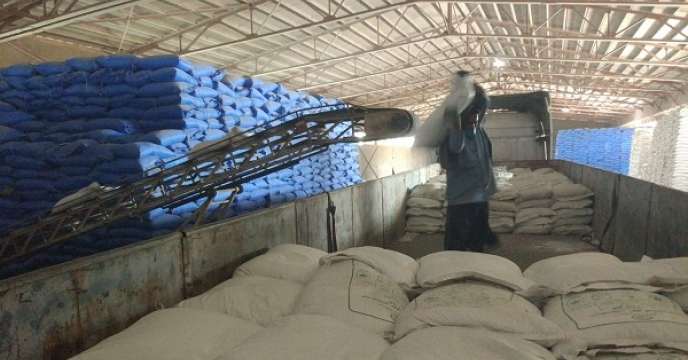 کیفیت وکمیت محصولات کشاورزی با توزیع کودهای کشاورزی بهبود می یابد