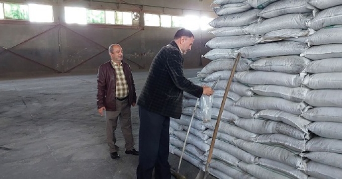 نمونه برداری از 200 تن کود سوپر فسفات تریپل توسط کارشناسان شرکت خدمات حمایتی کشاورزی استان سیستان وبلوچستان 