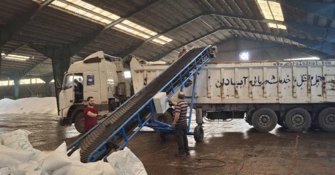 کودهای ازته، فسفاته و پتاسه در خدمت کشاورزان املش؛ توزیع بیش از ۱۵۸۰ تن کود