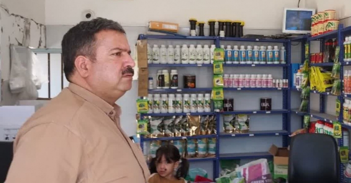 بازدید میدانی مدیر شرکت خدمات حمایتی کشاورزی چهارمحال و بختیاری از کارگزاری‌های توزیع کود در شهرکرد به مناسبت هفته دولت