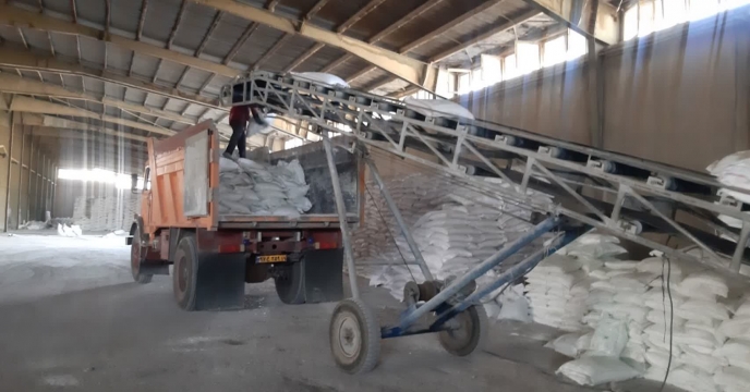 تامین وتوزیع 97 تن کود کشاورزی سولفات پتاسیم در شهرستان کرمانشاه 