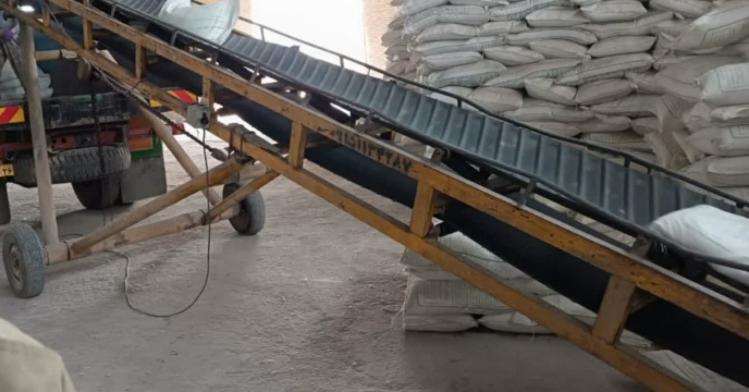 حمل  10750کیلو گرم  کود کشاورزی برای کارگزاری های شهرستان شیروان