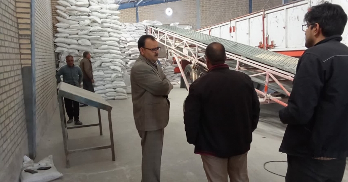 بازدید سرپرست شرکت خدمات حمایتی کشاورزی خراسان جنوبی از مجتمع انبارهای مرکزی