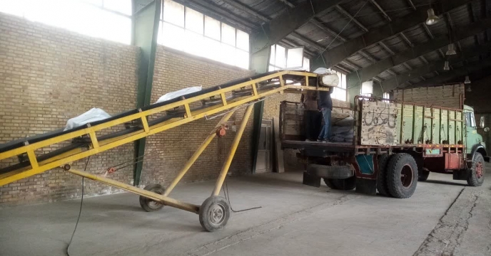  حمل 10 تن کود شیمیایی سوپرفسفات ساده به کارگزاری های شهرستان شیروان