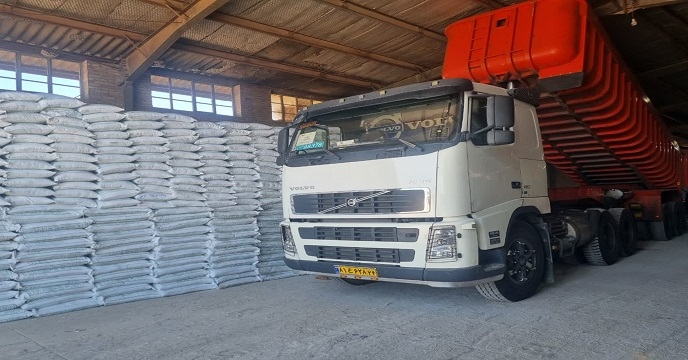 میزان ۱۴۰۰ انواع کود کشاورزی در شهرستان شادگان توزیع گردید