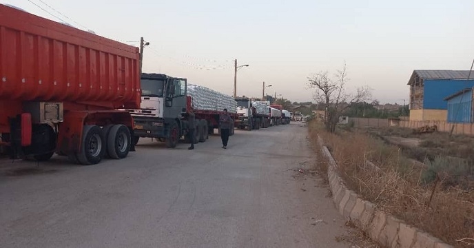 میزان 1750 تن کود کشاورزی اوره توسط کارگزاران توزیع نهاده های کشاورزی در شهرستان اهواز توزیع گردید