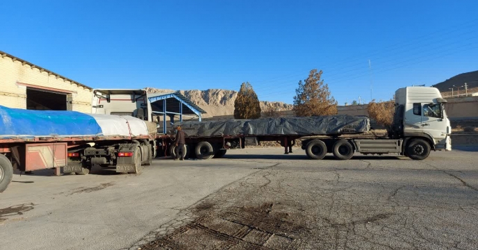 عملیات تخلیه محموله 100 تنی کود اوره از مبداء پتروشیمی لردگان به انبارهای سازمانی شرکت خدمات حمایتی کشاورزی استان چهار محال و بختیاری