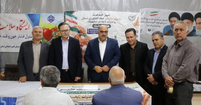 برپایی میز خدمت در مصلی اردبیل مناسبت هفته دولت 