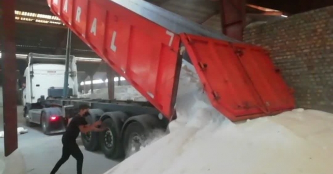 تامین و توزیع مقدار 3092 تن  کود اوره برای کشاورزان شهرستان گالیکش در هشت ماهه  سال جاری