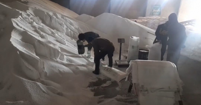 توزیع مقدار5 تن انواع کود کشاورزی یارانه ای برای محصول کشاورزان جو کار شهرستان گالیکش در هفت ماهه سال جاری