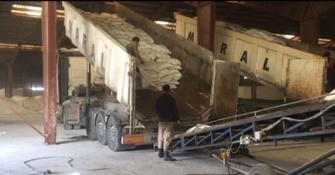  در شش ماه  سال جاری  مقدار  یک  هزارو 185 تن کود سوپر فسفات ساده گرانوله مورد نیاز برای کشاورزان گلستانی از تولیدکنندگان داخلی کشور تامین و توزیع گردید