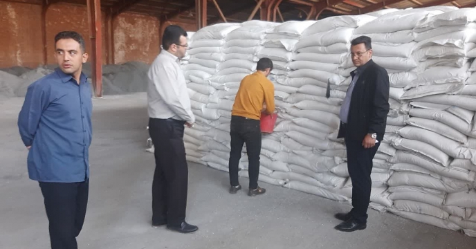 نمونه برداری از کود سولفات پتاسیم تامین شده از پتروشیمی ارومیه توسط شرکت خدمات حمایتی کشاورزی آذربایجان شرقی