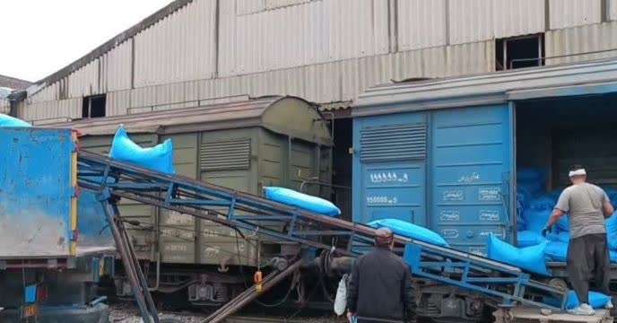 توزیع مقدار۱۴ تن کود کشاورزی یارانه ای اوره برای مصرف مزارع نخود استان گلستاندرهفت ماهه سال جاری توزیع مقدار۱۴ تن کود کشاورزی یارانه ای اوره برای مصرف مزارع نخود استان گلستاندرهفت ماهه سال جاری
