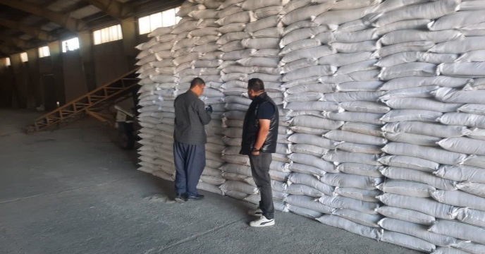 عملیات نمونه برداری از پارت 200 تنی کود سوپرفسفات ساده با حضور شرکت تولید کننده در استان کردستان