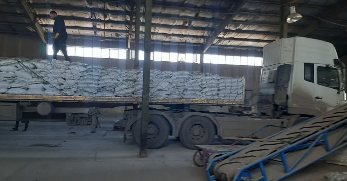 حمل و توزیع کود اوره به میزان 85تن به انبار کارگزاران شهرستان پاکدشت