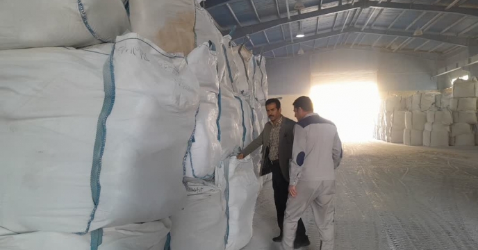 بازدید کارشناس فنی کود استان  از کارخانه کود  تولید داخلی کود ، شرکت پویا تدبیر فراست ساوه  در شهر صنعتی کاوه در  استان مرکزی 