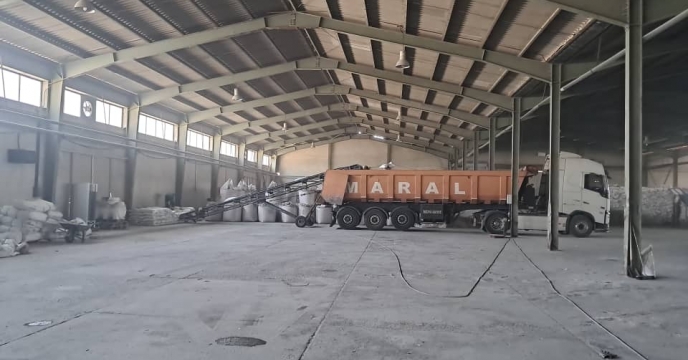 روند توزیع کود در نخلستان‌های حاجی‌آباد استان هرمزگان