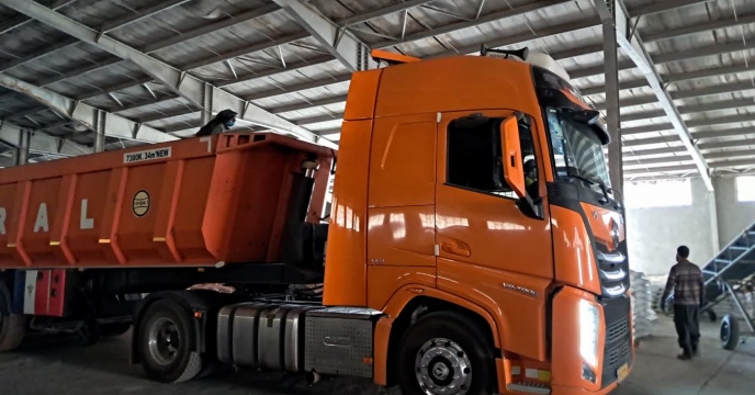  کودهای ازت و پتاس با هدف بهبود بهره‌وری به کشاورزان رفسنجان تحویل شد