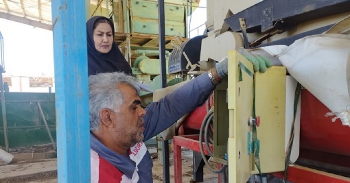 برگزاری جلسه مدیر شرکت خدمات حمایتی کشاورزی استان ایلام جهت بررسی برآورد هزینه‌های تعمیر و راه‌اندازی مجدد دستگاه بوجاری شهرستان مهران