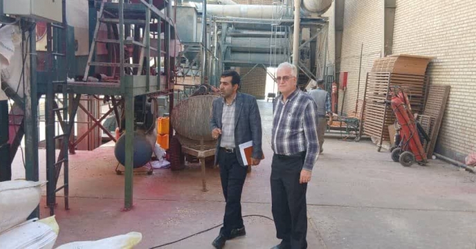 بازدید کارشناسان از کارخانه بوجاری بذر استان اصفهان با هدف ارزیابی عملکرد و بهبود فرآیندها