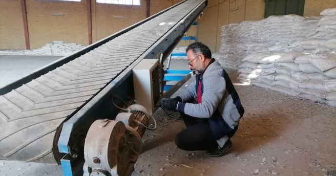 تعمیر دستگاه نوار نقاله در شرکت خدمات حمایتی کشاورزی استان کرمان